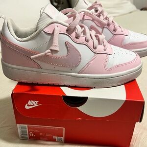 Pink Nike dunks! Get ready for Valentine’s Day with these gently used Nike’s